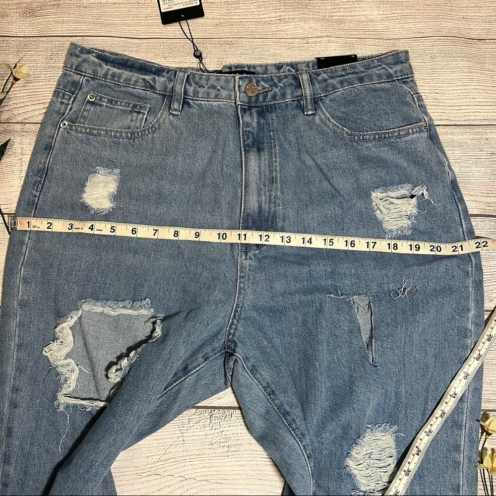Misguided Denim Riot High Rise Slit Rip Mom Jeans - Picture 9 of 16